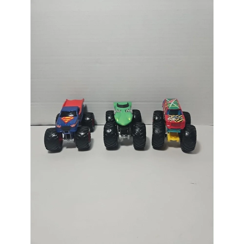 Hot Wheels Monster Jam Truck HW Demo Derby 1:64 Diecast Truck Superman Twin Mill